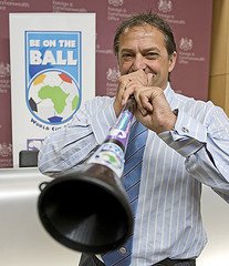 Gary Mabbutt Offers Advice to UK Citizens Visiting SA for 2010