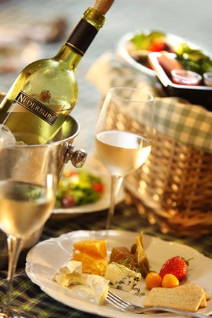 Why Not Enjoy a Picnic in the Winelands this Weekend?